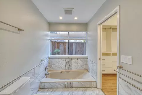 Bath - 664 Terry St, Monterey, CA 93940 photo 3 of 5