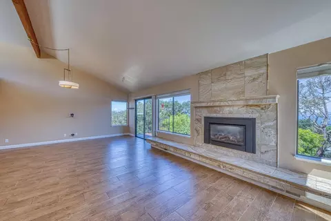 Living - 664 Terry St, Monterey, CA 93940 photo 2 of 10