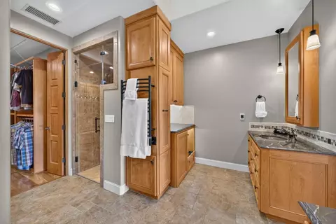 Bath - 1509 Walnut Dr, Campbell, CA 95008 photo 2 of 7