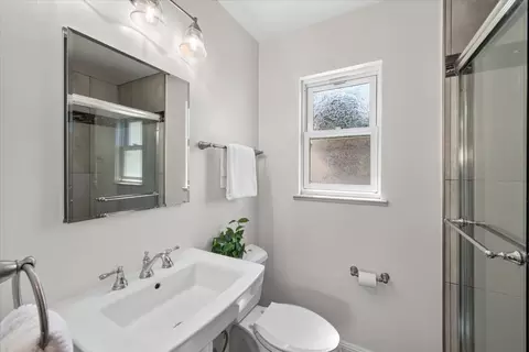 Bath - 2591 Jacobs St, Hayward, CA 94541 photo 1 of 3