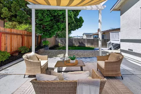Exterior - 2591 Jacobs St, Hayward, CA 94541 photo 11 of 12