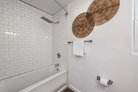 Bath - 2591 Jacobs St, Hayward, CA 94541 photo 3 of 3