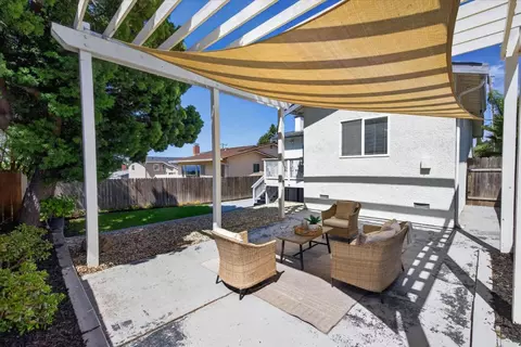 Exterior - 2591 Jacobs St, Hayward, CA 94541 photo 10 of 12