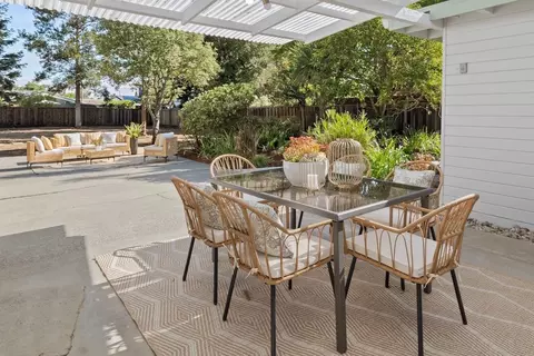 Exterior - 1762 Pilgrim Ave, Mountain View, CA 94040 photo 2 of 6