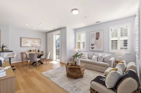 Living - 181 Hart Ct, Mountain View, CA 94043 photo 3 of 4