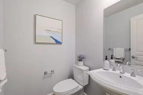 Bath - 181 Hart Ct, Mountain View, CA 94043 photo 3 of 3