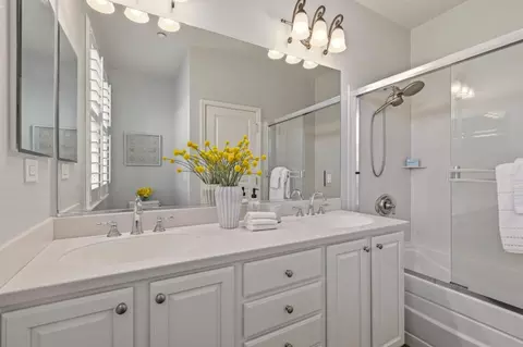 Bath - 181 Hart Ct, Mountain View, CA 94043 photo 1 of 3