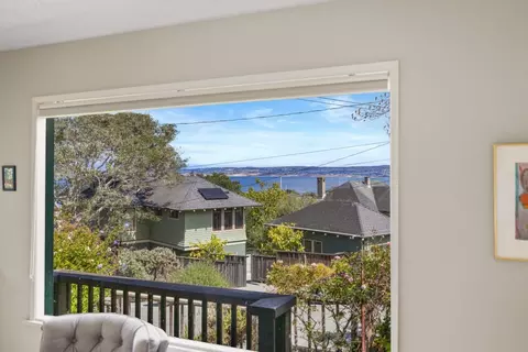 212 1st St, Pacific Grove, CA 93950