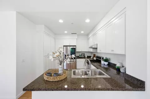 Kitchen - 1908 Aberdeen Ln, Mountain View, CA 94043 photo 2 of 5