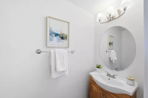 Bath - 1908 Aberdeen Ln, Mountain View, CA 94043 photo 3 of 3