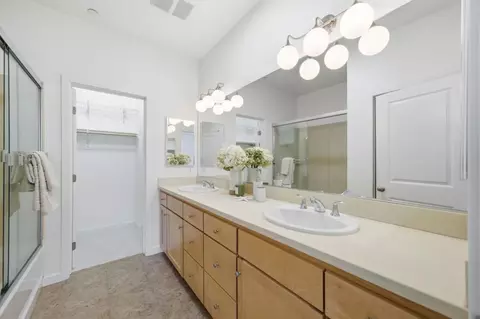 Bath - 1908 Aberdeen Ln, Mountain View, CA 94043 photo 1 of 3