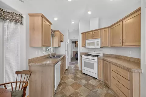 835 Kimball Ave 2, Seaside, CA 93955 photo 8