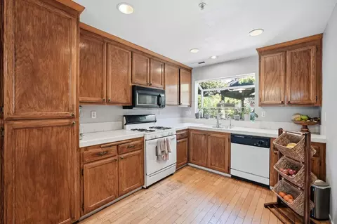 Kitchen - 1055 Eagle Dr, Salinas, CA 93905 photo 1 of 3