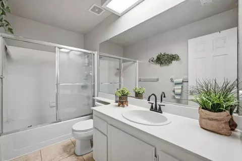 Bath - 1055 Eagle Dr, Salinas, CA 93905 photo 1 of 2
