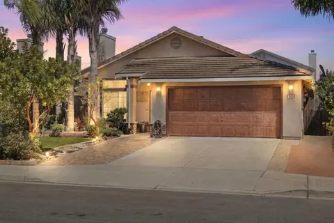 Exterior - 1055 Eagle Dr, Salinas, CA 93905 photo 2 of 14
