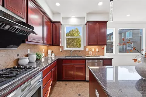 Kitchen - 408 Tasman Dr, Sunnyvale, CA 94089 photo 3 of 3