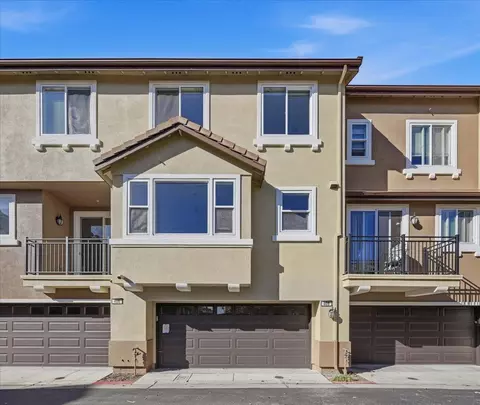 Exterior - 408 Tasman Dr, Sunnyvale, CA 94089 photo 3 of 4