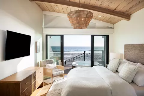 Bedroom - 638 Beach Dr, Aptos, CA 95003 photo 1 of 6