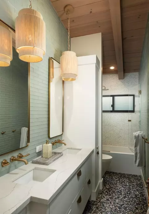Bath - 638 Beach Dr, Aptos, CA 95003 photo 4 of 8
