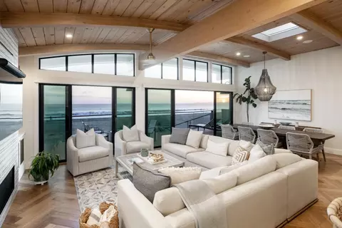 Living - 638 Beach Dr, Aptos, CA 95003 photo 2 of 3