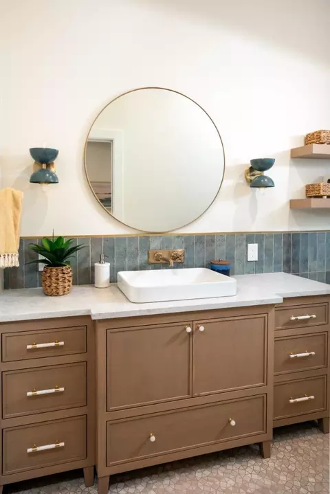 Bath - 638 Beach Dr, Aptos, CA 95003 photo 6 of 8