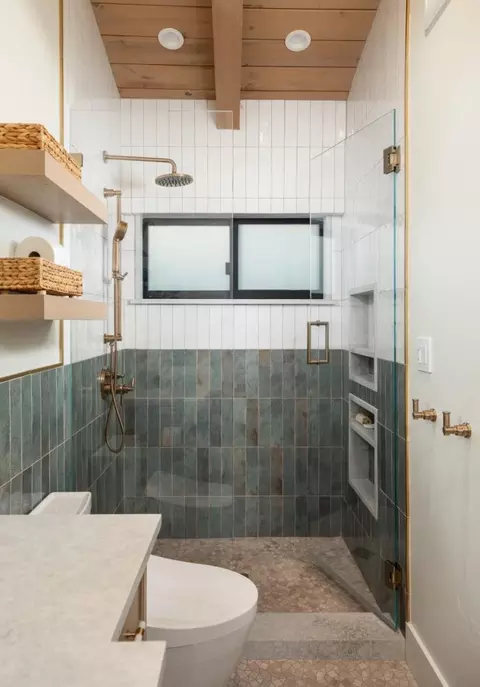 Bath - 638 Beach Dr, Aptos, CA 95003 photo 7 of 8