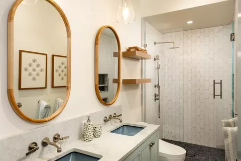 Bath - 638 Beach Dr, Aptos, CA 95003 photo 8 of 8