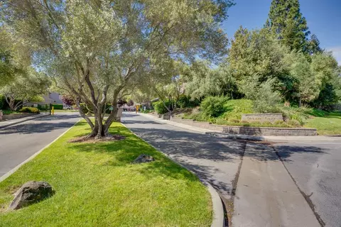 View/Area - 22964 Longdown Rd, Cupertino, CA 95014 photo 3 of 25