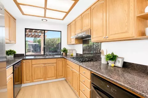 Kitchen - 149 Jacklin Ct, Milpitas, CA 95035 photo 2 of 2
