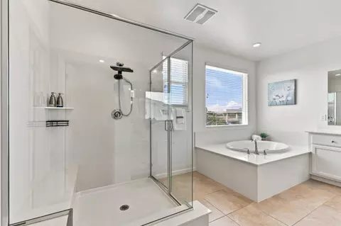 Bath - 4723 Avalon St, Tracy, CA 95377 photo 4 of 4