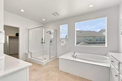 Bath - 4723 Avalon St, Tracy, CA 95377 photo 2 of 4