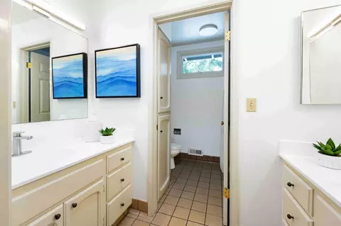 Bath - 545 Pine Ln, Los Altos, CA 94022 photo 2 of 2