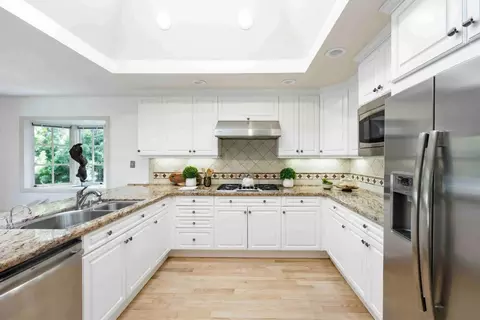 Kitchen - 545 Pine Ln, Los Altos, CA 94022 photo 2 of 3