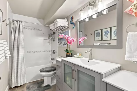 Bath - 3167 W Ledyard Way, Aptos, CA 95003 photo 3 of 3