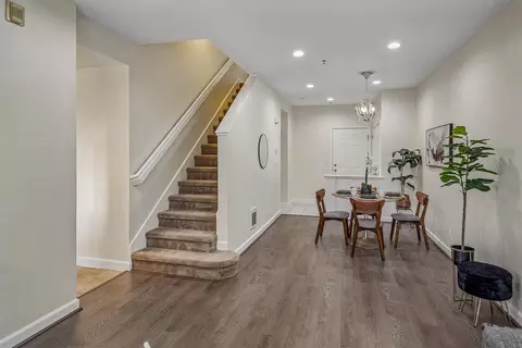 Dining - 108 Bryant St 25, Mountain View, CA 94041 photo 1 of 2