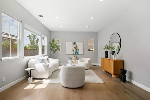 Living - 39946 Waxwing Dr, Newark, CA 94560 photo 3 of 5