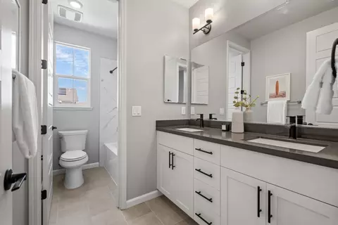 Bath - 39946 Waxwing Dr, Newark, CA 94560 photo 2 of 5