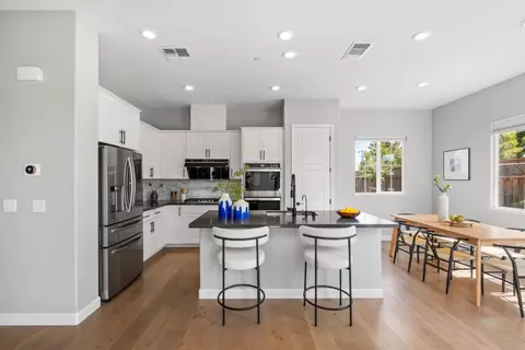 Kitchen - 39946 Waxwing Dr, Newark, CA 94560 photo 3 of 7