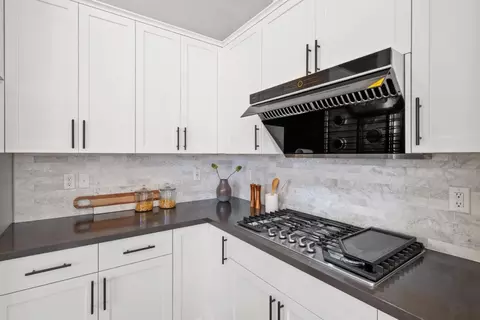 Kitchen - 39946 Waxwing Dr, Newark, CA 94560 photo 5 of 7