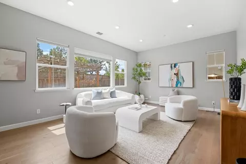 Living - 39946 Waxwing Dr, Newark, CA 94560 photo 4 of 5