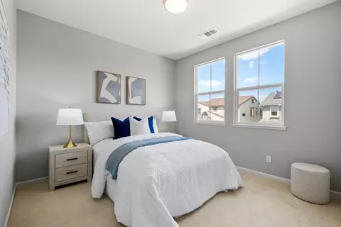 Bedroom - 39946 Waxwing Dr, Newark, CA 94560 photo 4 of 11