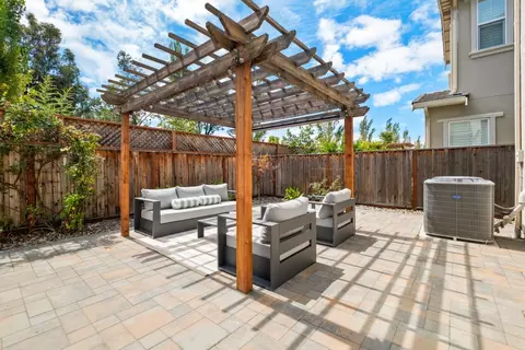 Exterior - 39946 Waxwing Dr, Newark, CA 94560 photo 5 of 9