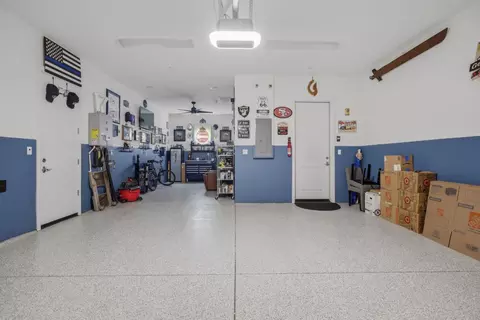 Entry Way - 1158 Crescent Ave, Manteca, CA 95336 photo 6 of 7