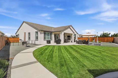 Exterior - 1158 Crescent Ave, Manteca, CA 95336 photo 7 of 22