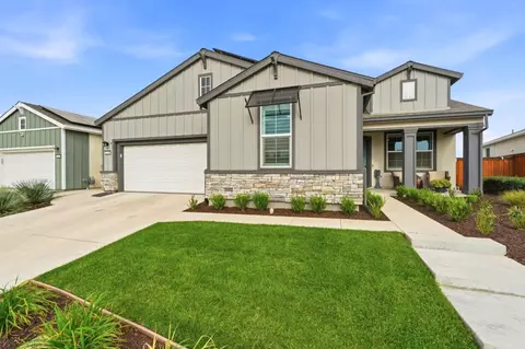 Exterior - 1158 Crescent Ave, Manteca, CA 95336 photo 3 of 22