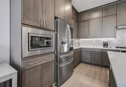 Kitchen - 1158 Crescent Ave, Manteca, CA 95336 photo 6 of 7