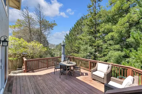 Exterior - 1117 Rainier Ave, Pacifica, CA 94044 photo 3 of 9