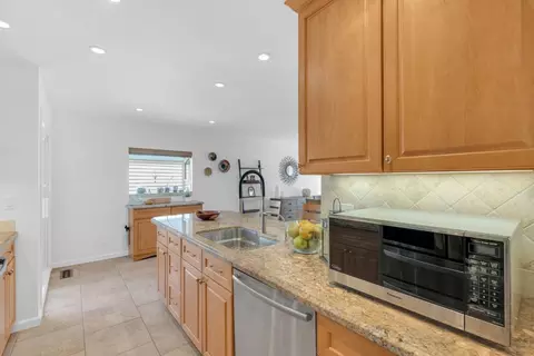 Kitchen - 1117 Rainier Ave, Pacifica, CA 94044 photo 6 of 6