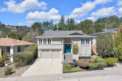 Exterior - 1117 Rainier Ave, Pacifica, CA 94044 photo 7 of 9