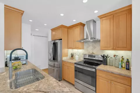 Kitchen - 1117 Rainier Ave, Pacifica, CA 94044 photo 5 of 6